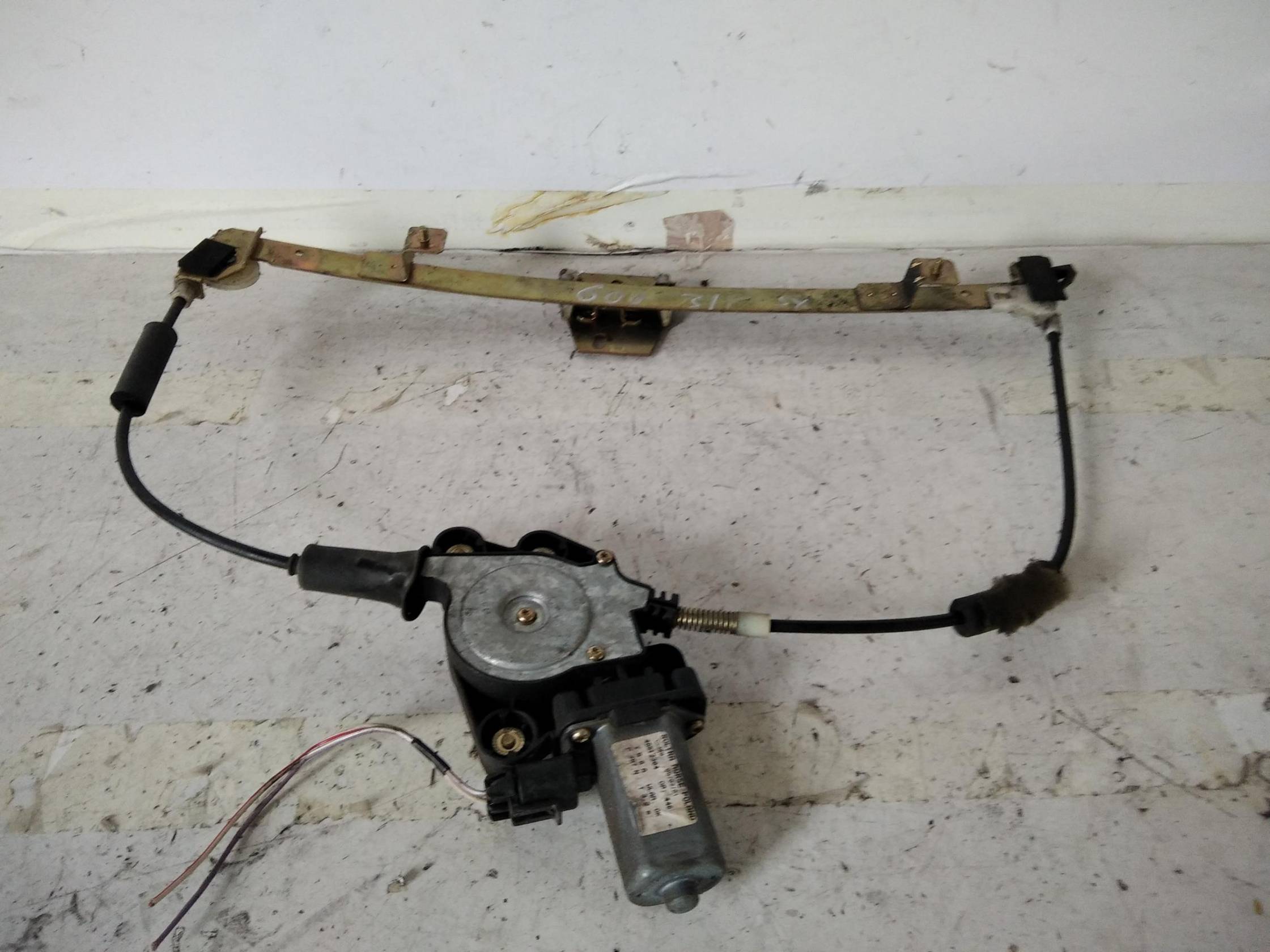 Alzacristallo elettr. porta ant. con motorino sx.